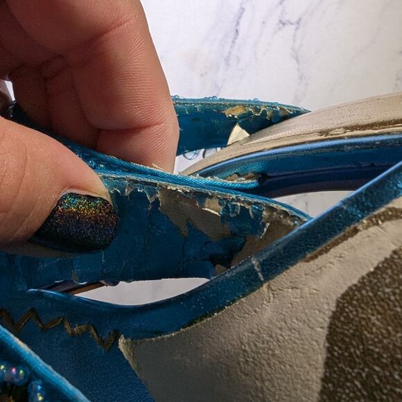 Vtg Y2K Blue Metallic Faux Leather Boho Beaded Toe Loop Kitten Heel Sands Sz 6 - Picture 4 of 7